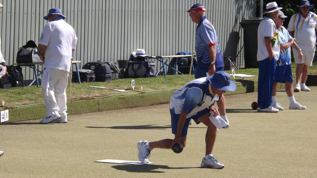 There are more great bowls photos on www.crookwellgazette.com.au by Max Coady.