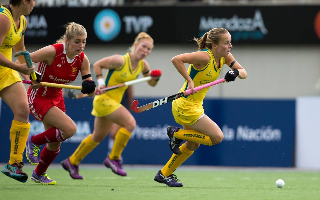 LEADING: Emily Smith playing in the Hockeyroos v England at Champions Trophy, 30 Nov 2014. Photo Grant Treeby at treebyimages.