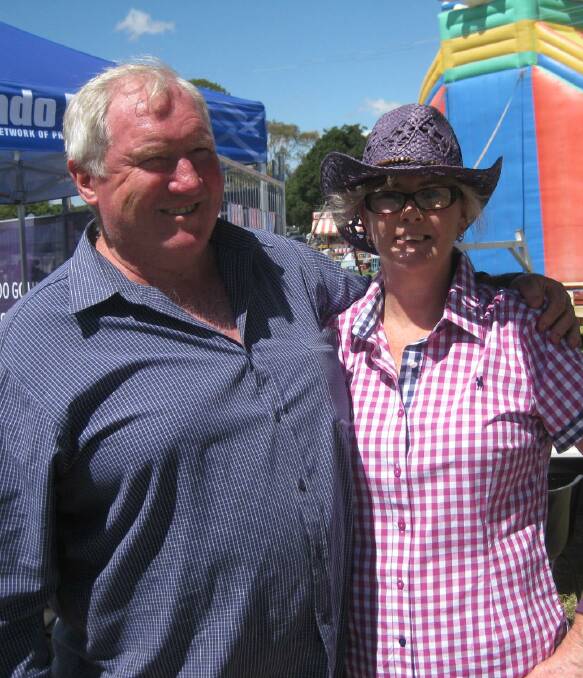 Peter Crowe and Janelle Morris enjoyed the 2016 Gunning show. Janelle is very proud that her daughter Tegan is the 2017 Gunning Showgirl.