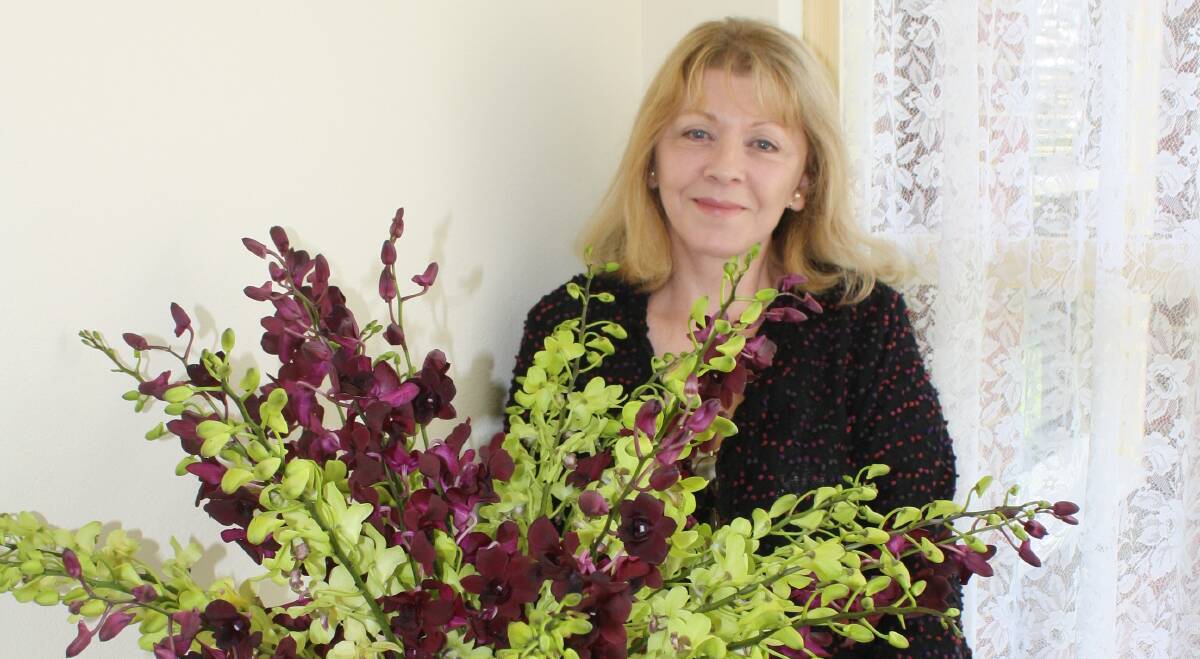 FEATURES OF FLOWERS: Sandy Arnott floral stylist