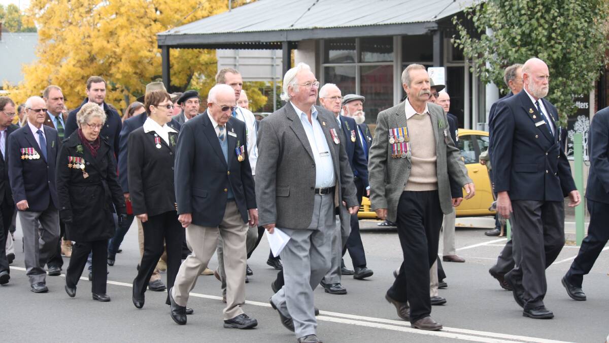 2014 Anzac Day Celebrations at the Memorial Oval in Crookwell. Photos by B Haynes at the Crookwell Gazette.