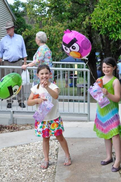 Students Lucy Marshall and Layne Carson enjoying their balloons by First Pick for Parties
