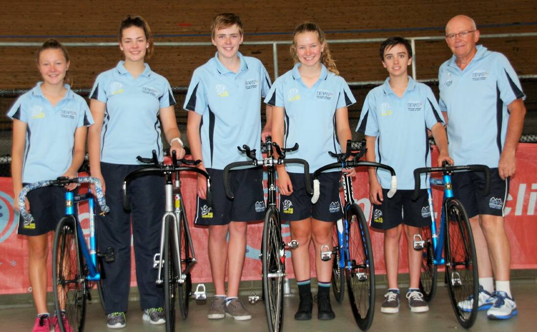 L-R: Tamika Wallace; Dana Riddle; Callum Emmerton; Tasmin Davies from Crookwell; Zac St Vincent and Graeme Northey.
Absent: Riley Fleming (Road Cyclist).