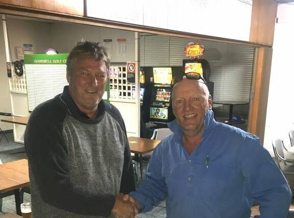 Tim O’Keefe, Manager of the major sponsor Crookwell Golf Club, farewelling outgoing 2015 President, Rowan Medway.