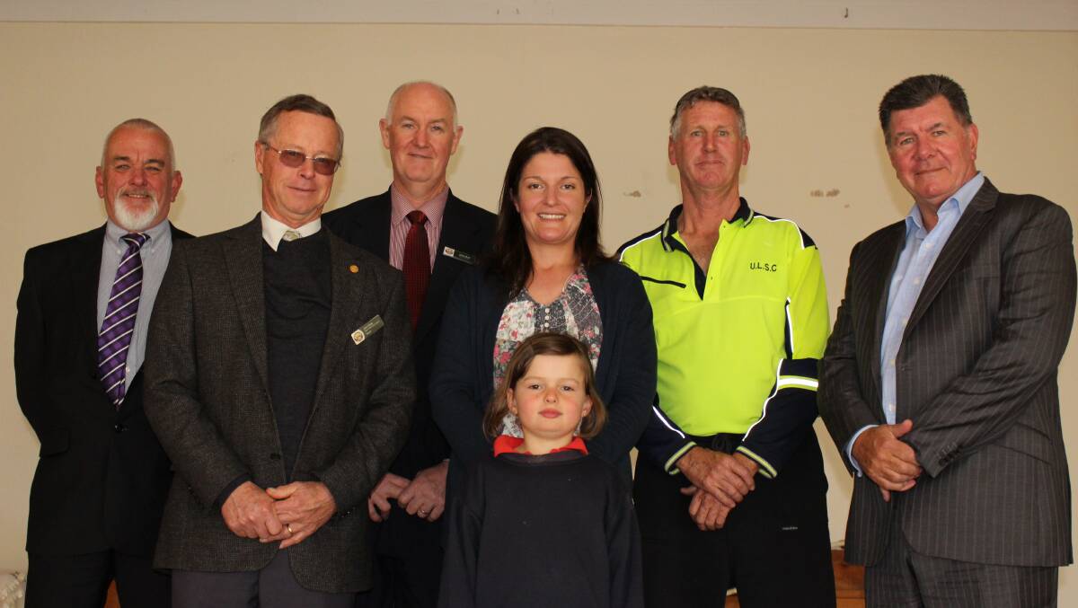  (L-R) Jeff Ludlow (Business Development Manager Southern Phones) John Shaw (Mayor ULSC) John Bell (General Manager ULSC) Liz Cramp (President of the Binda Memorial Hall Committee) with her daughter Charlie, Michael Jones (ULSC) and Mark Warren (Managing Director Southern Phones) Kathy Robertson from the Binda Store applied for the grant but was unavailable for the photo