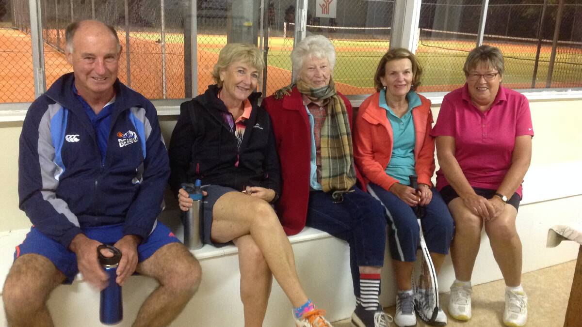 Ken Hewitt, Jenny Saul, Pam Lees, Kay Ferraris and Beth Baines enjoying tennis