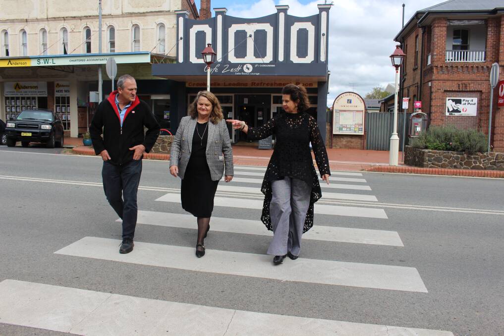 Local businessman and conceredn resident Floyd Davies, Goulburn MP Wendy Tuckerman and ULS Mayor Pam Kensit met to discuss the crossing. Photo: supplied (Upper Lachlan Shire Council)