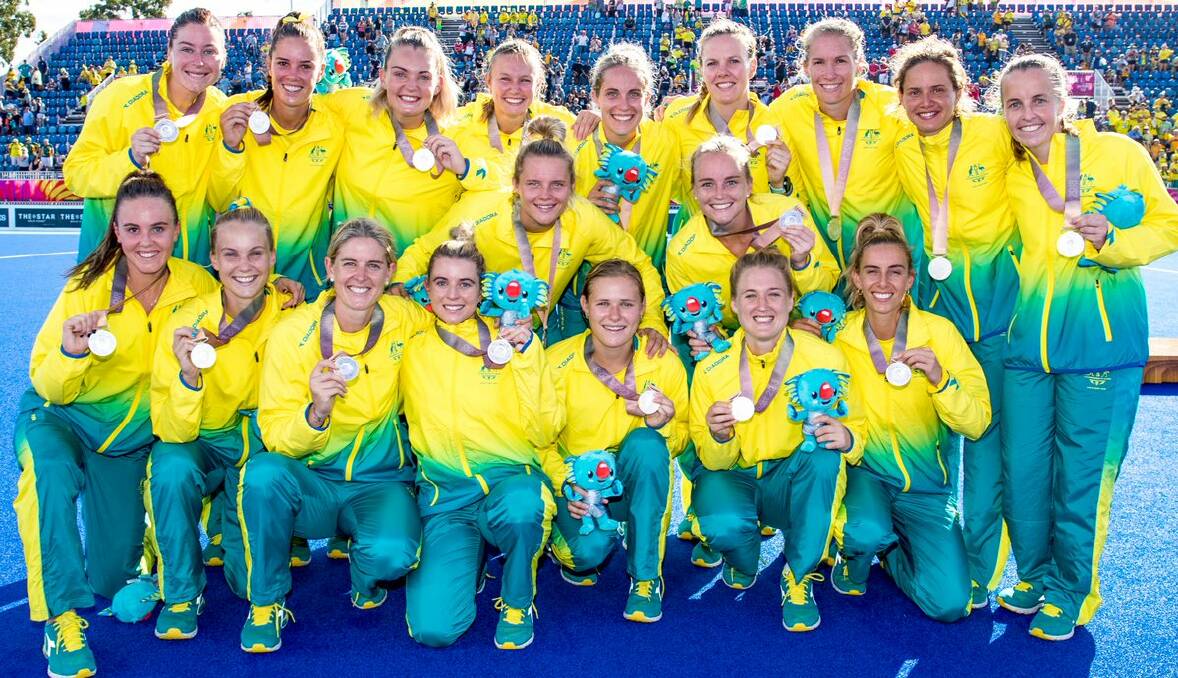 Grace Stewart (back row, second from left) and her Hockeyroos teammates. Photo: Grant Treeby