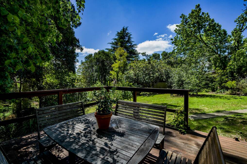 Picture-perfect garden views and generous living areas in leafy surroundings.