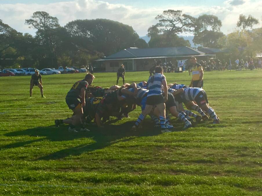The Crookwell Dogs defeat Bungendore Mudchooks 30-12.