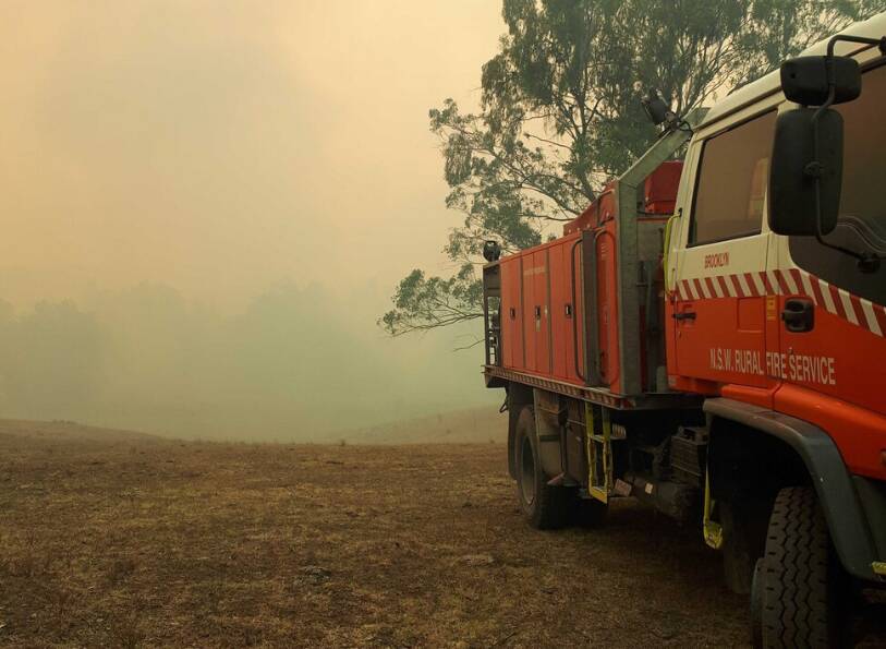 Wombeyan Caves Road and national park closed due to Green Wattle Creek bushfire. Photo: NSW RFS