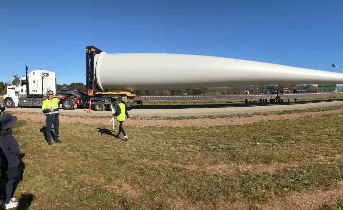 EDUCATION: Students from Crookwell Public and High Schools view a wind turbine blade as part of their studies. Photo supplied.