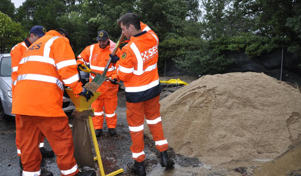 SES crews prepare to sandbag properties in Goulburn.