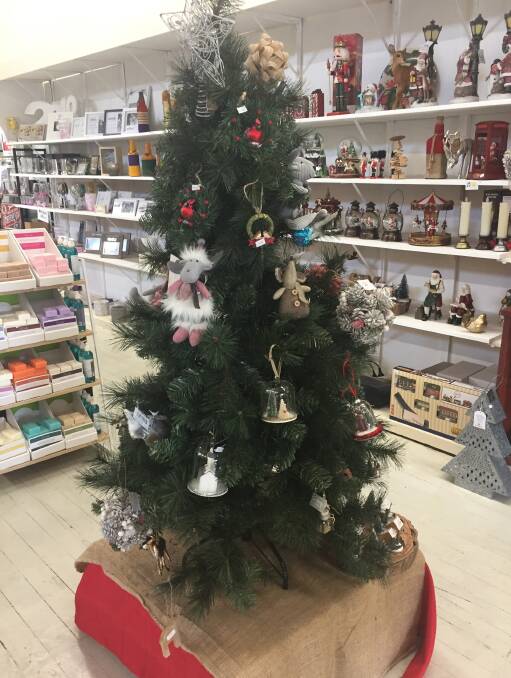 From gifts to gift vouchers, and food supplies to going out for a feed, we have everything necessary for a great Christmas right here in Crookwell.