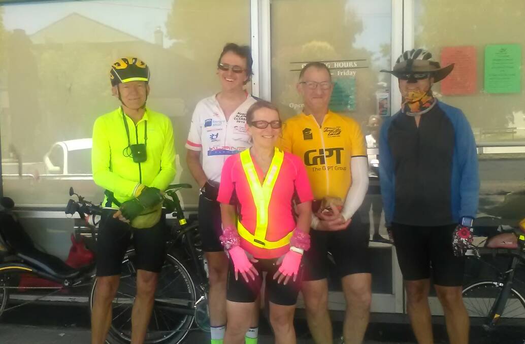 Audax riders brave the summer heat on the Tablelands Trot.